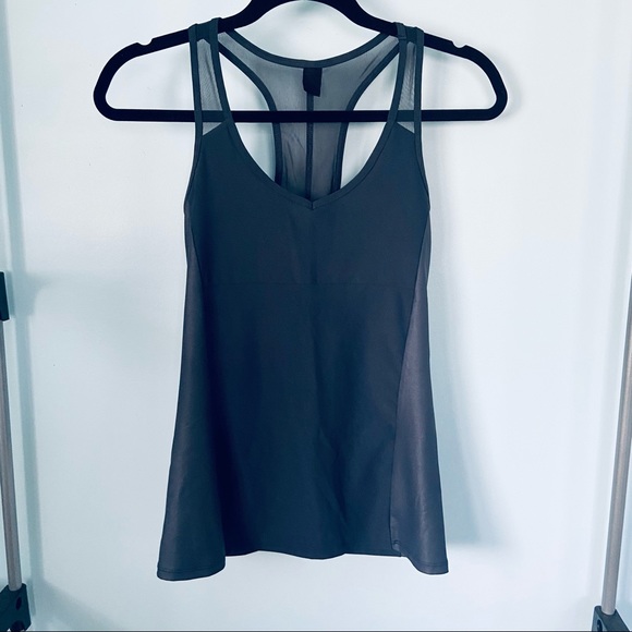 VINA Tops - 💛 $3 BUNDLED VINA • Gray Active Tank with Built-in Bra